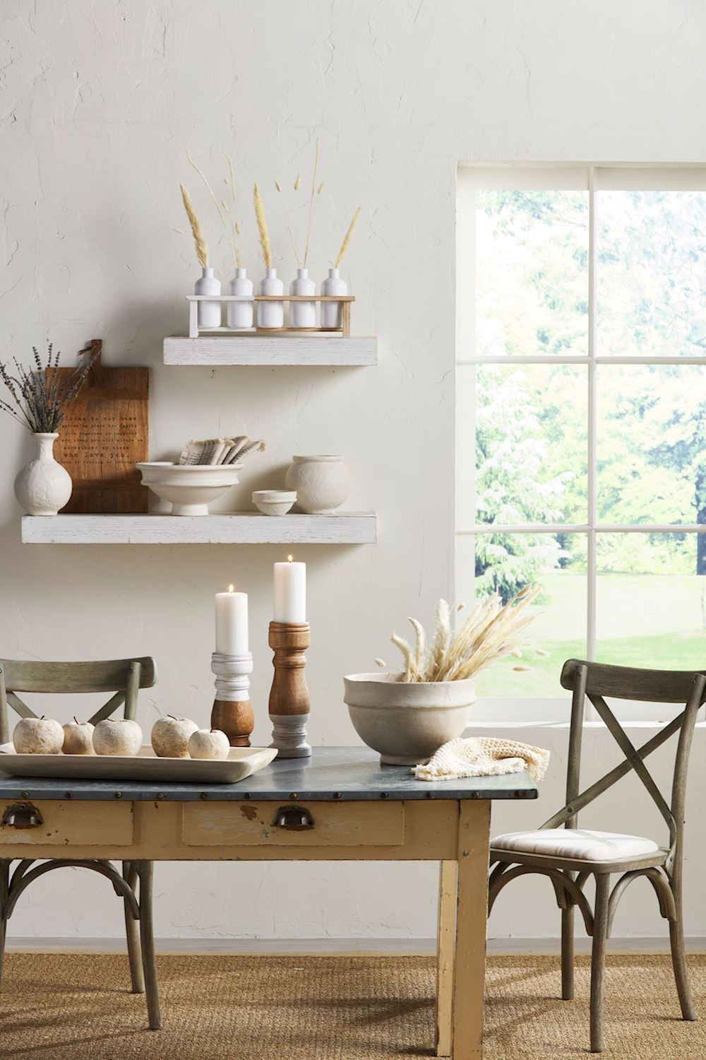 White Two-Tone Vase Stand Set